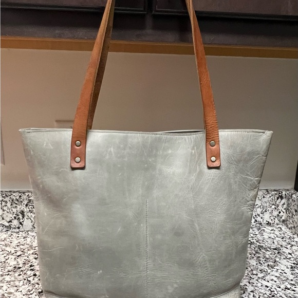VermutAtelier (Etsy) Handmade Full Grain Leather Tote Bag Zip Closure - Grey - Picture 10 of 16